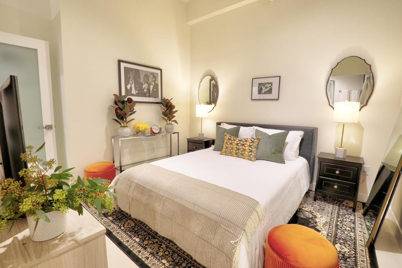 Apartamento Classic Angeles Elegance In Downtown, Sleeps 4, Free Parking And 360 Degree View Roof Pool!
